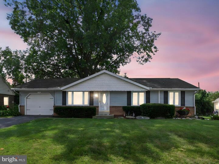 Property Photo:  2722 Kimberly Road  PA 17603 