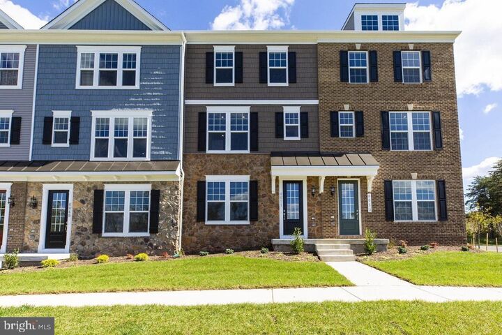 Property Photo: 6051 Camerons Ferry Drive VA 20169