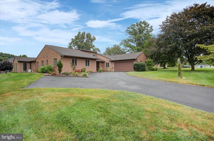 Property Photo: 1577 Marilyn Court PA 17202