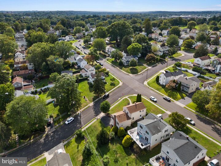 Property Photo: 528 School House Lane PA 19090