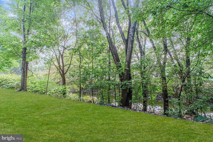 Property Photo: 42 Creekside Court NJ 07094