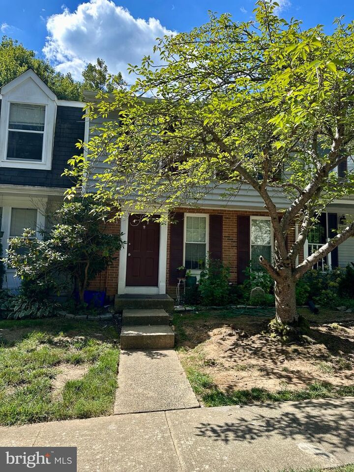 Property Photo: 9165 Forest Lawn Court VA 22152