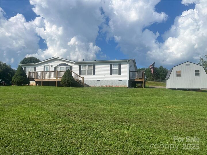 25 One Oak Drive  Leicester NC 28748 photo
