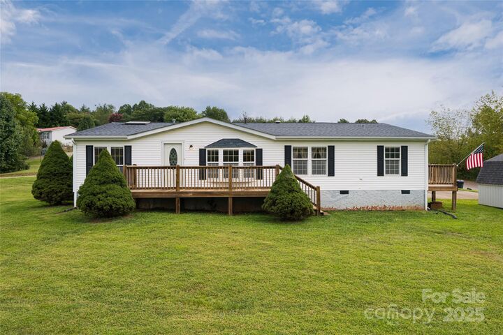 25 One Oak Drive  Leicester NC 28748 photo