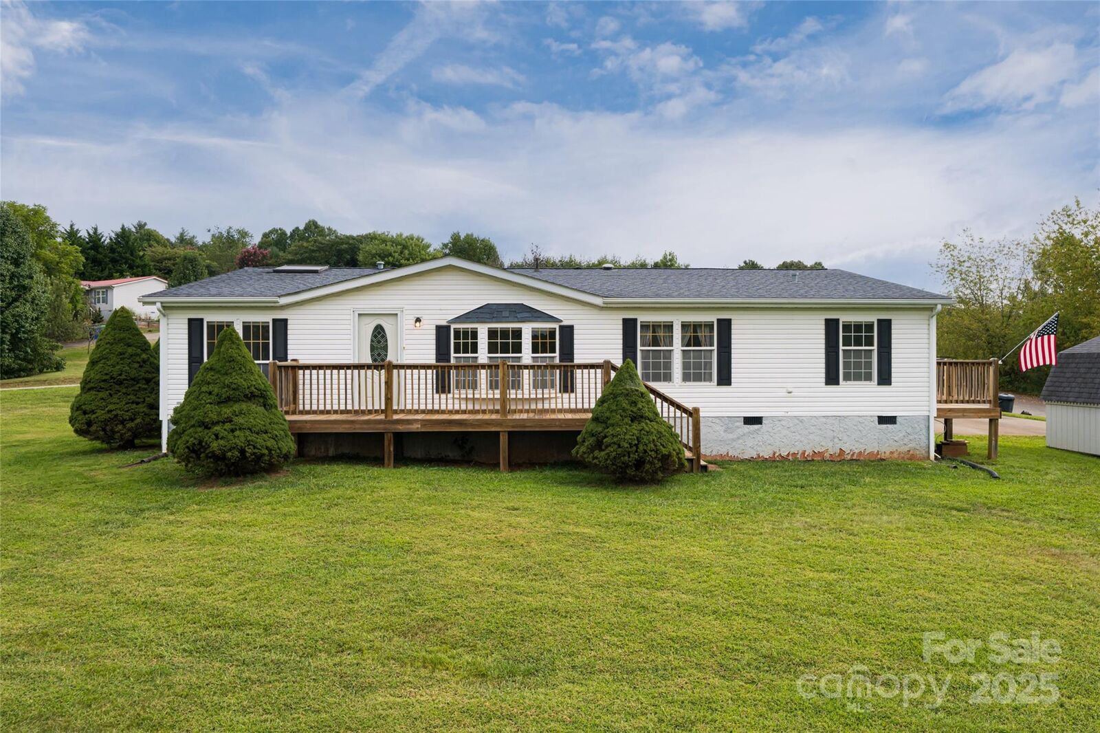 Property Photo: 25 One Oak Drive NC 28748