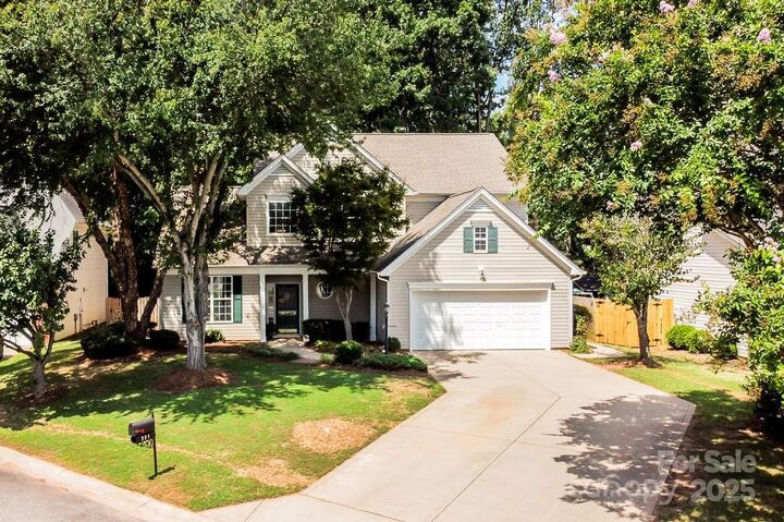 Property Photo: 221 Glenmoor Court NC 28027