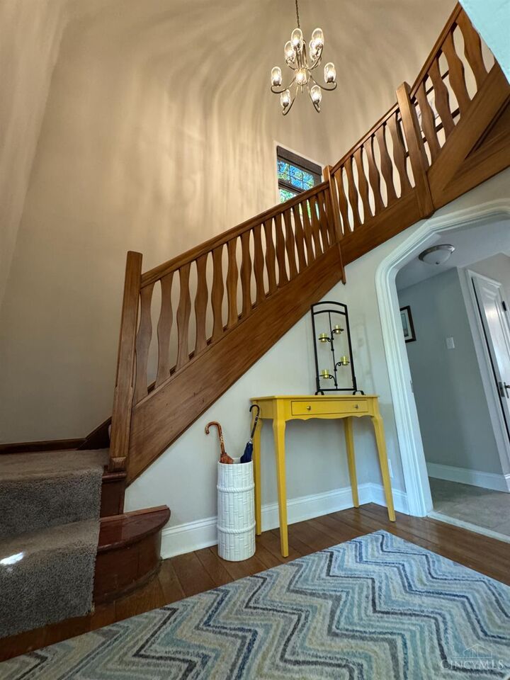 Property Photo:  1104 Sunnyslope Drive  OH 45229 