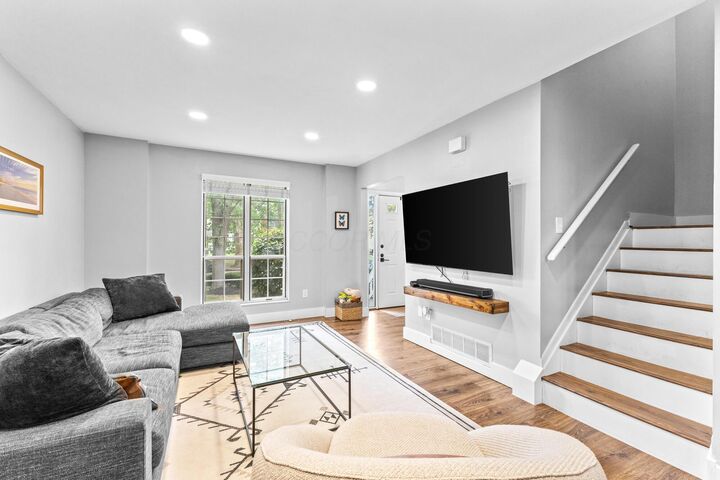 Property Photo:  1245 Pennsylvania Avenue  OH 43201