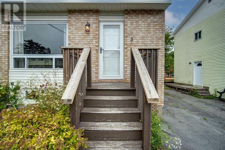 Property Photo: 5 Greely Court NS B2W 4Y1