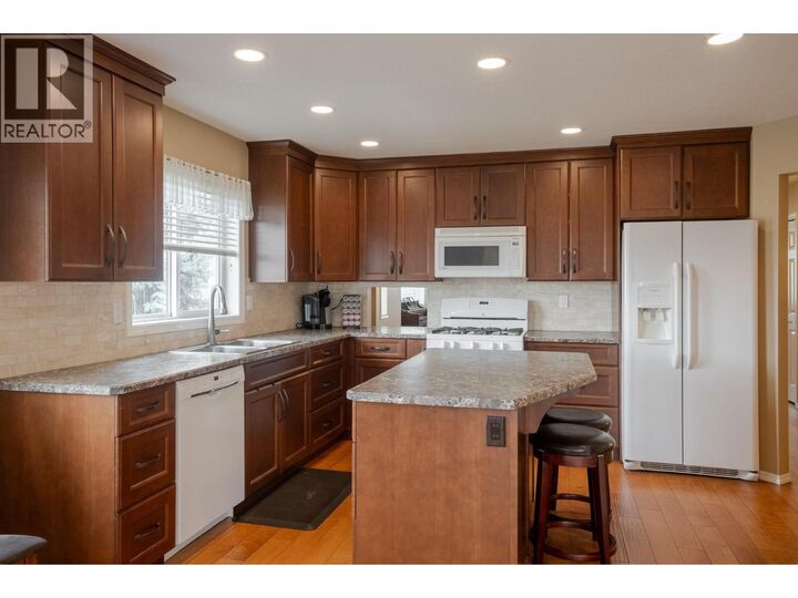 Property Photo:  966 Mt Bulman Drive  BC V1B 2Z1