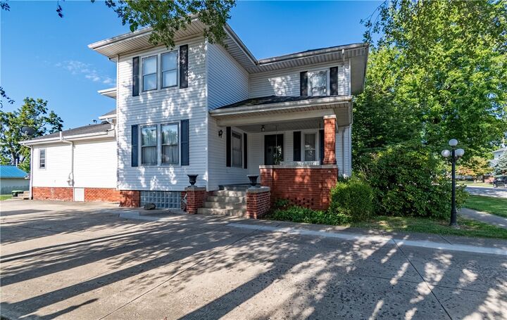 Property Photo: 212 W Main Street IL 61756