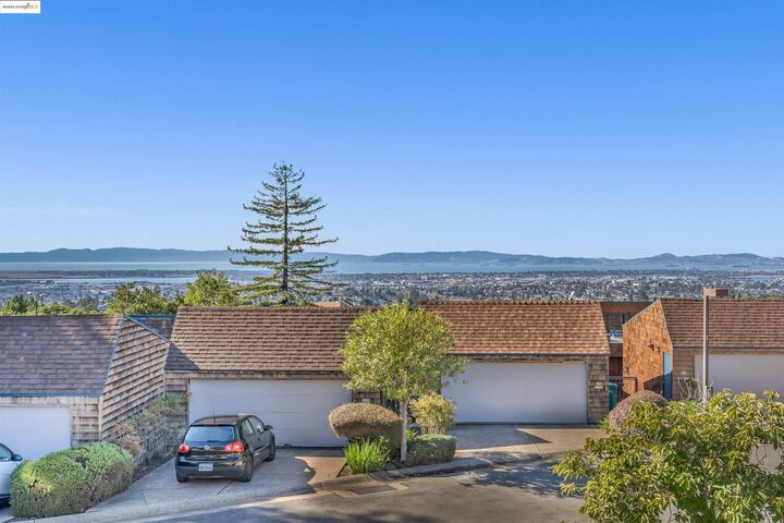 Property Photo: 57 Sereno Cir CA 94619
