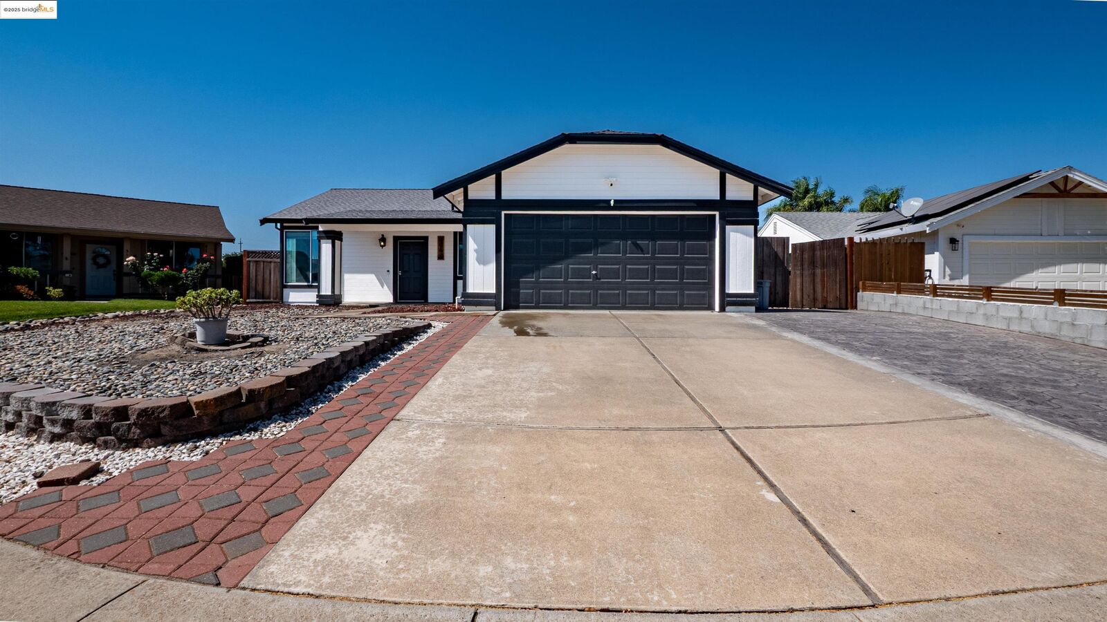 Property Photo:  306 Deerpark Way  CA 94561 