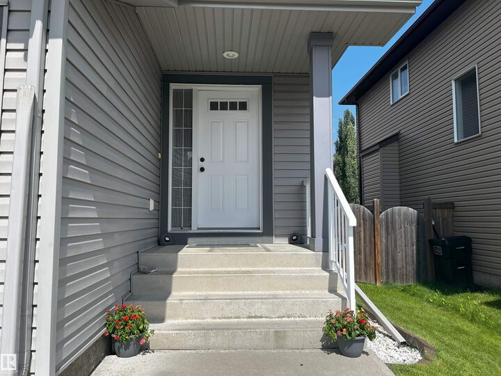 Property Photo: 11616 17 Avenue SW AB T6W 1Y4