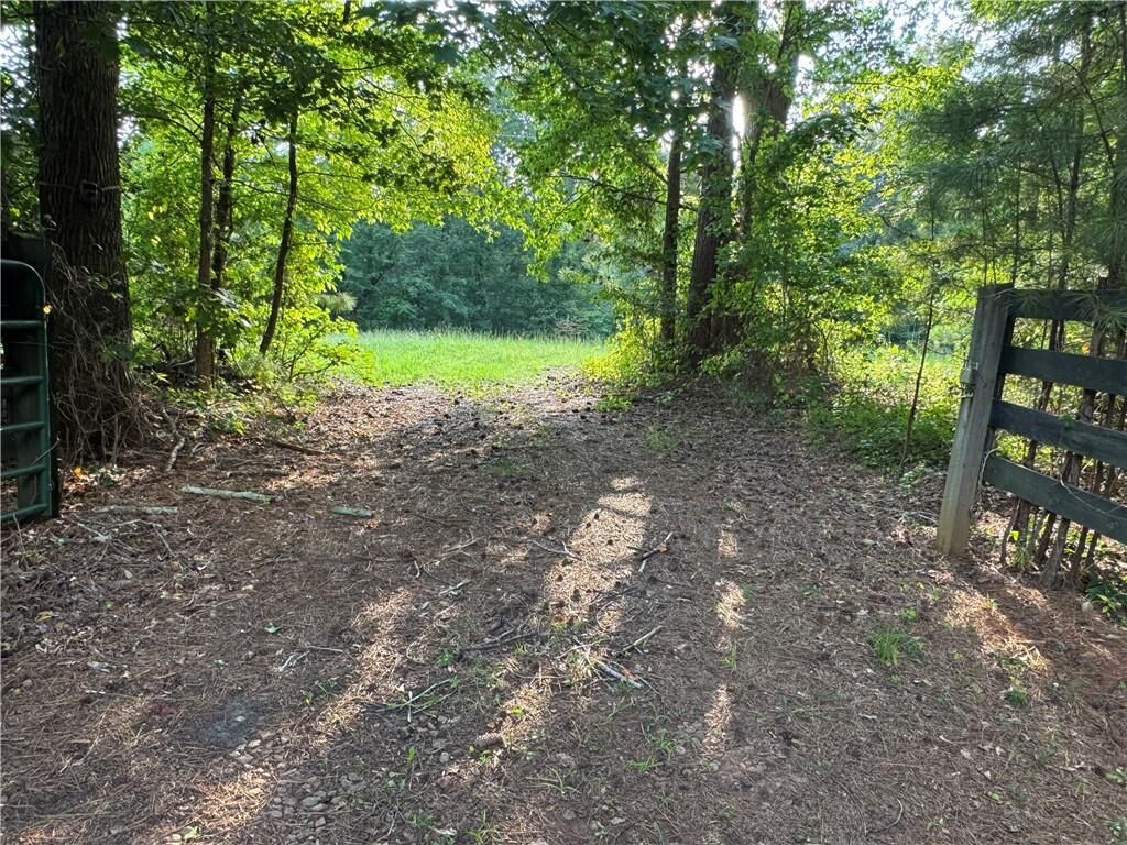 Property Photo: 126 Aaronwood Court GA 30004