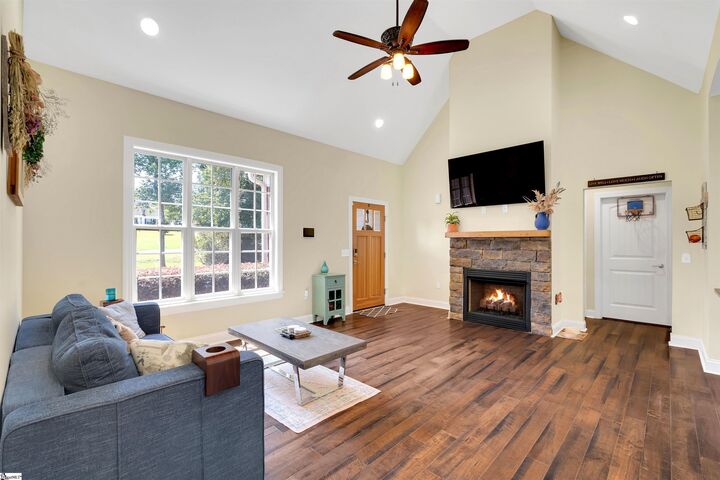 Property Photo: 116 Ridgeland Drive SC 29682