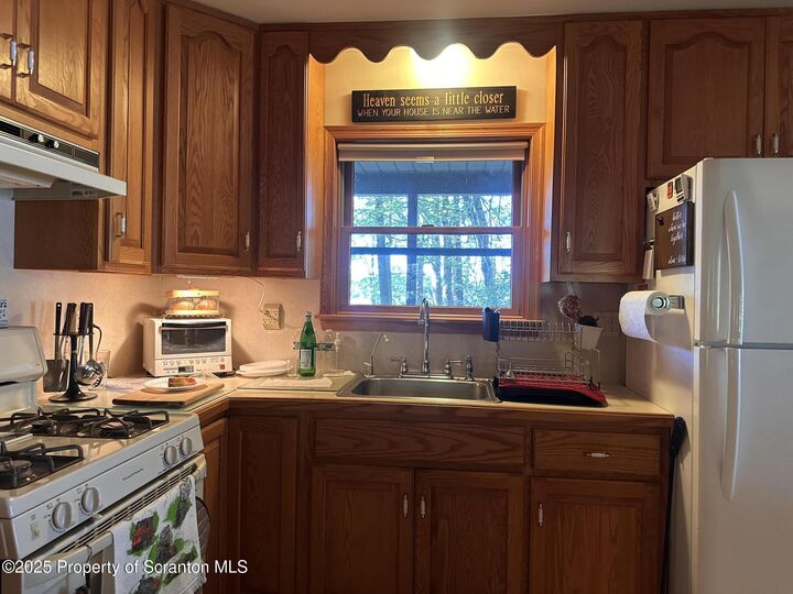 Property Photo: 1172 Lexington Avenue PA 18346