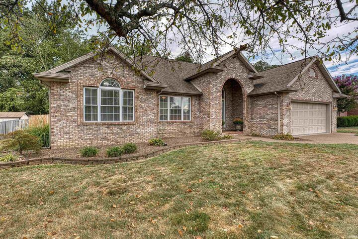 Property Photo: 2933 Oak Trail Drive IN 47630
