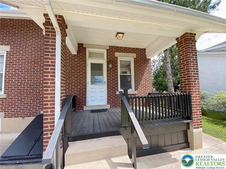 Property Photo: 820 Club Avenue PA 18109