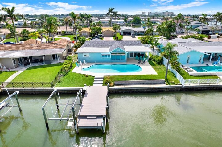 Property Photo:  5648 Bayview Drive  FL 33772