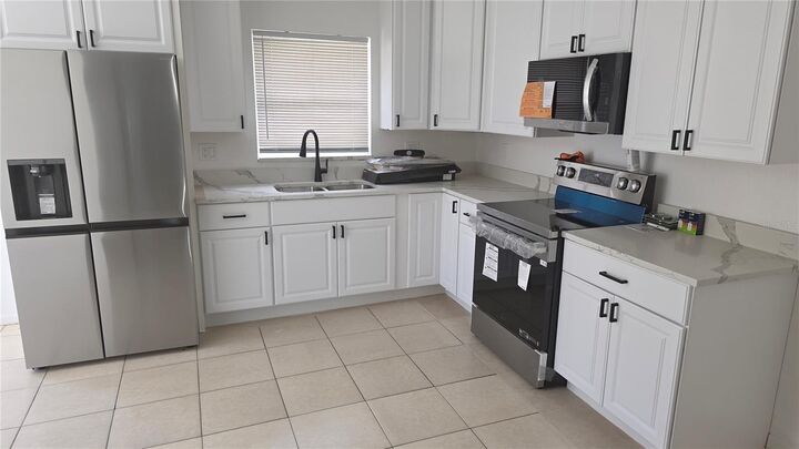 Property Photo:  2325 16th Avenue Circle E  FL 34221 