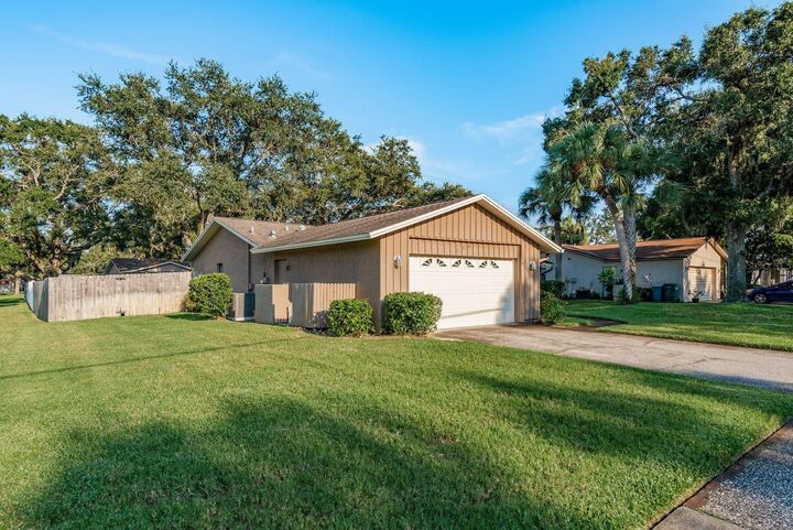 Property Photo: 350 19th Street FL 34683
