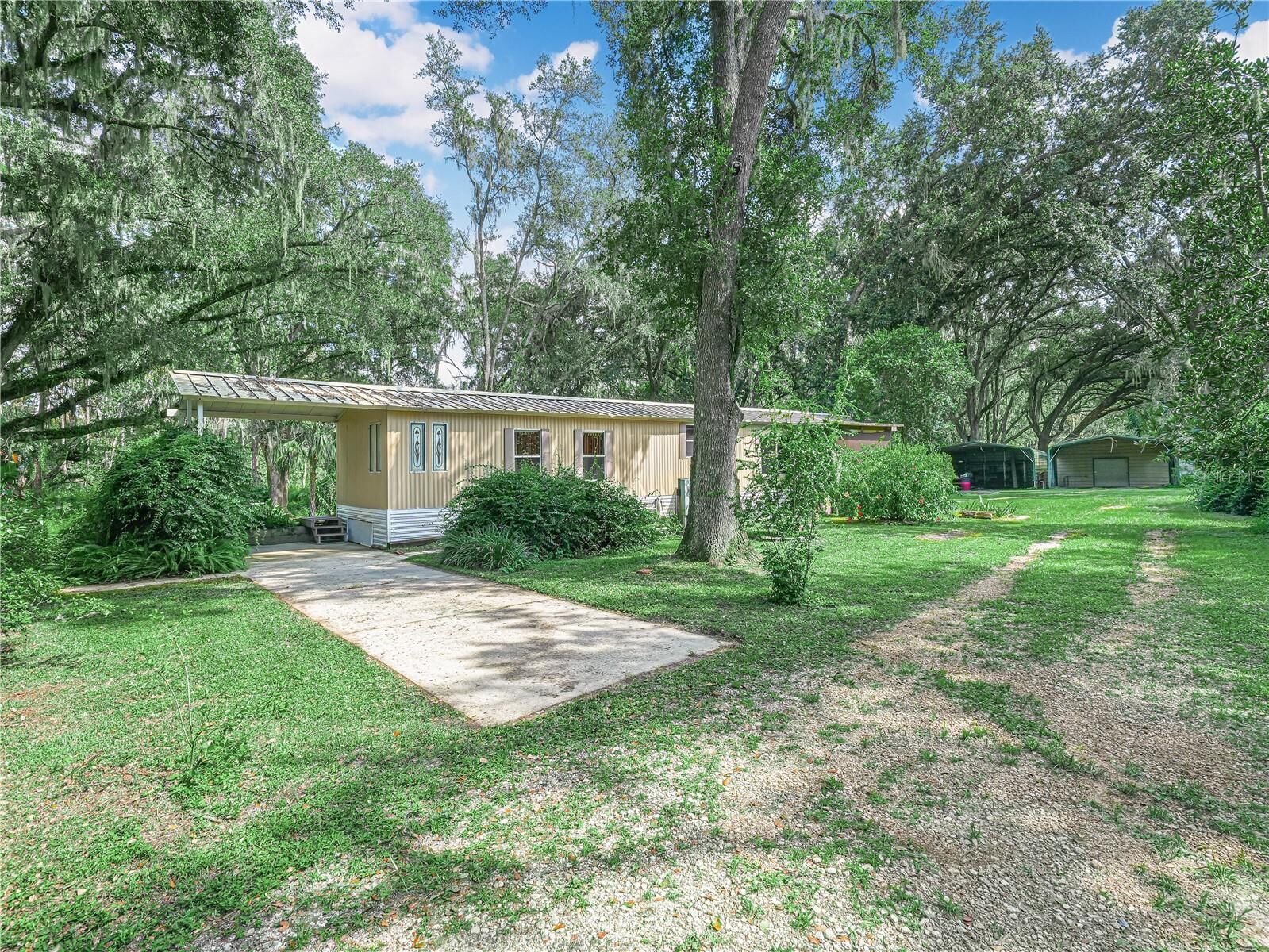 Property Photo:  7410 Dormany Loop  FL 33565 