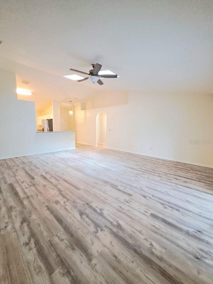 Property Photo: 10 Lincoln Place FL 32137