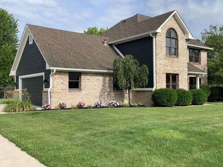 Property Photo: 1210 Pendle Hill Avenue IN 46064