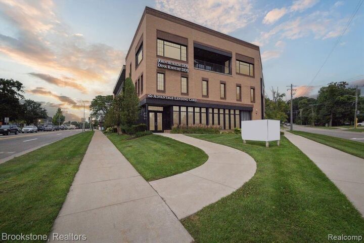 Property Photo:  804 N Main Street 2H  MI 48307 1710 