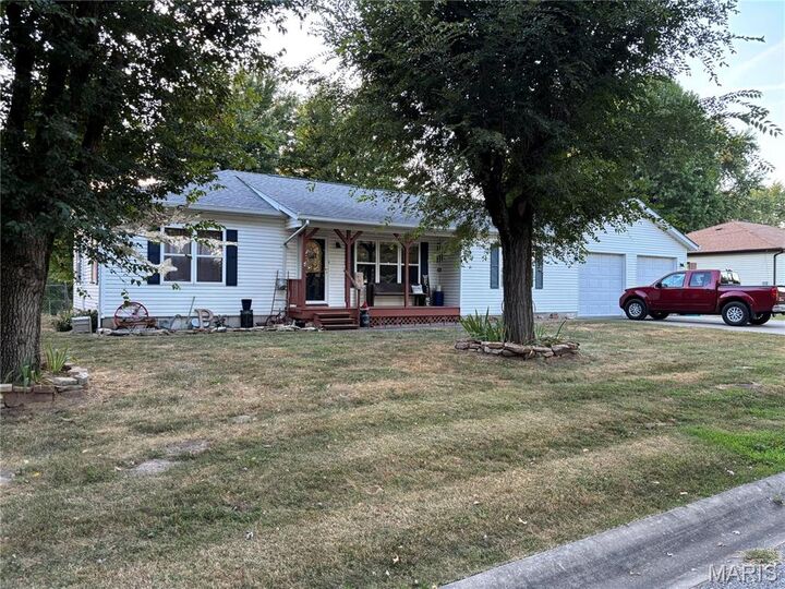 301 N Belle Avenue  Belle MO 65013 photo
