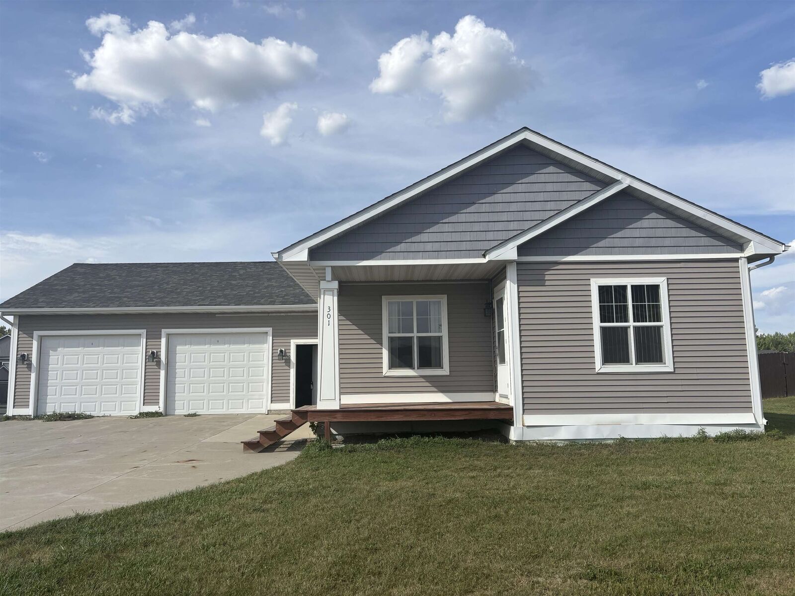 Property Photo:  301 SE 10th Ave  ND 58784 