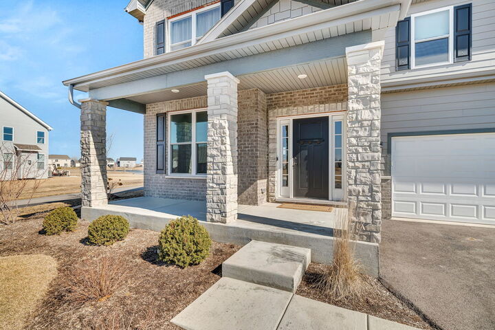 Property Photo:  733 Juniper Street  IL 60543 