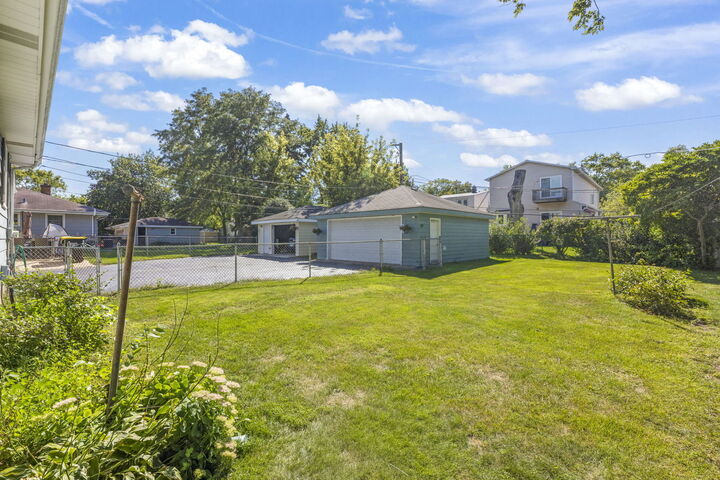 Property Photo: 428 S Warwick Avenue IL 60559