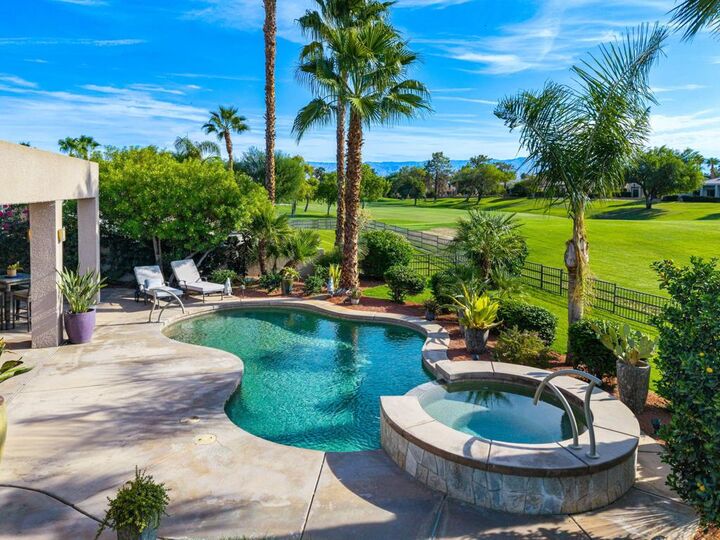 Property Photo: 10 Via Haciendas CA 92270