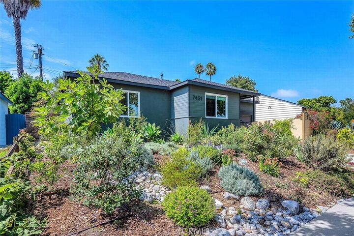 7451 Midfield Avenue  Los Angeles CA 90045 photo