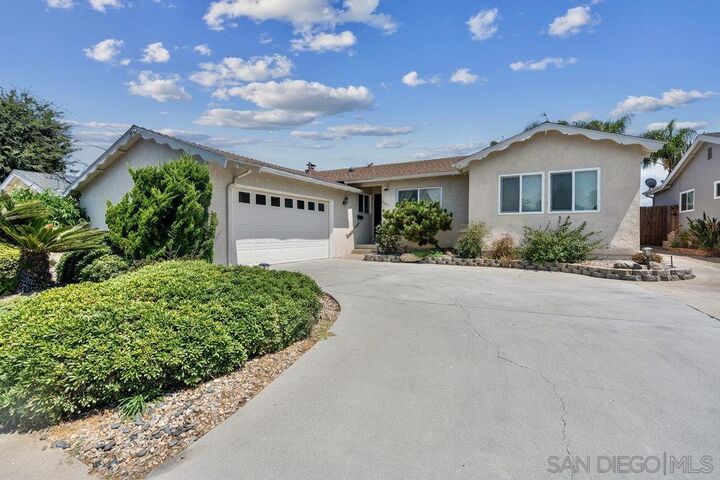 Property Photo: 2421 Casement St CA 92123