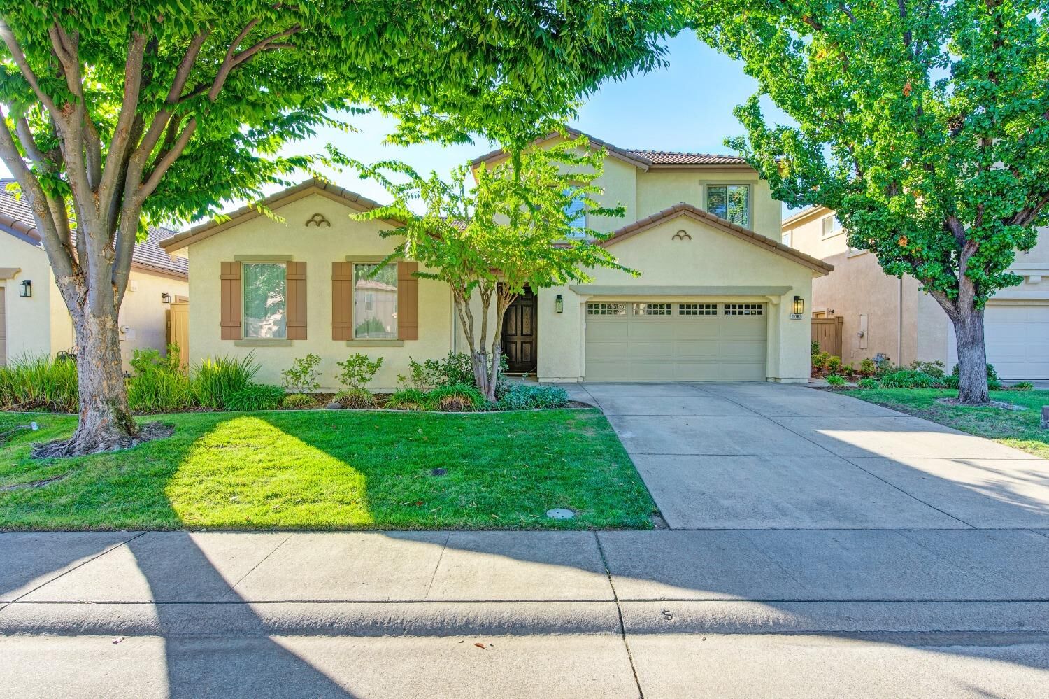 Property Photo: 1082 Smith Way CA 95630