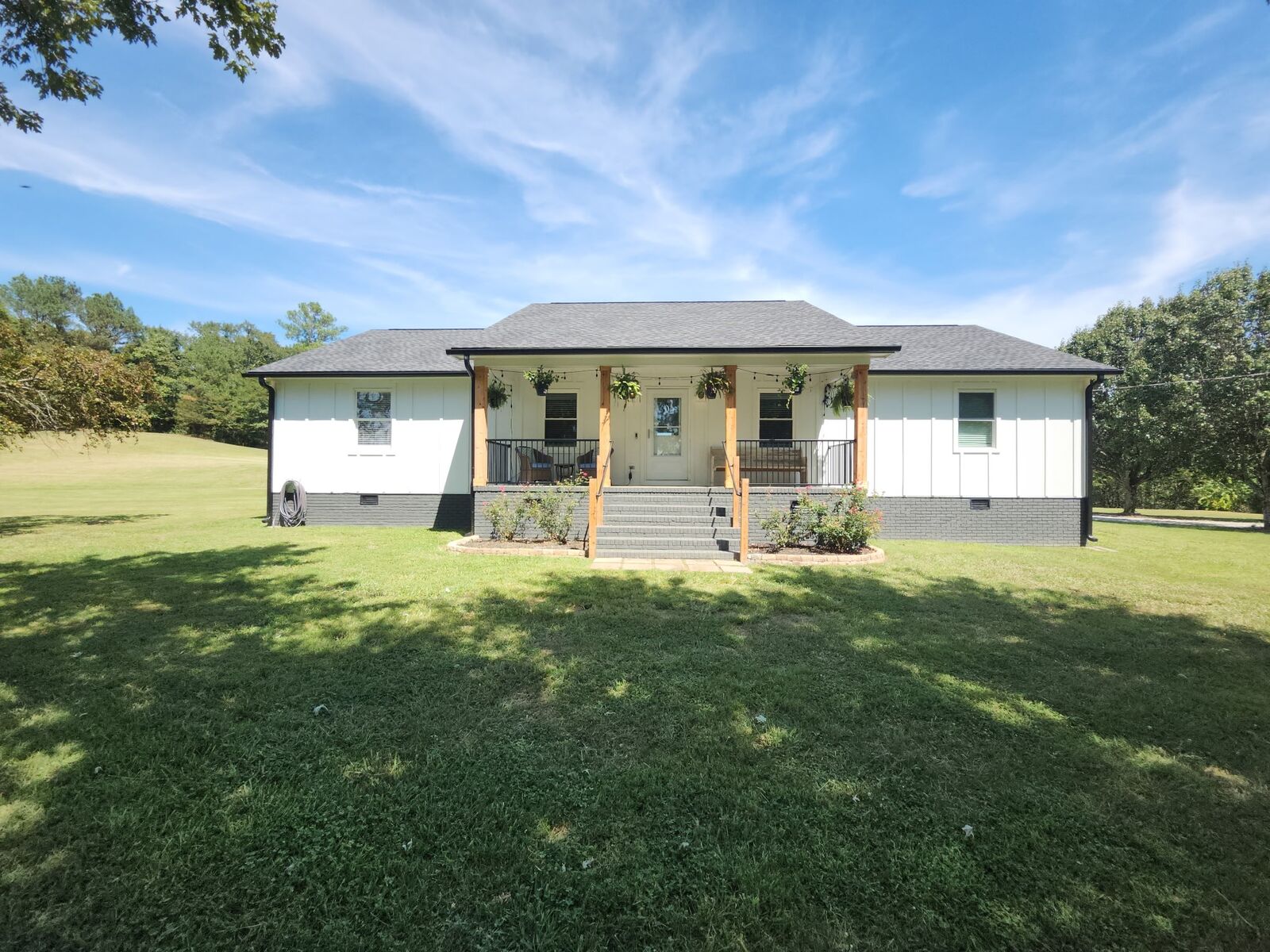 Property Photo: 2901 Elkton Pike TN 38478