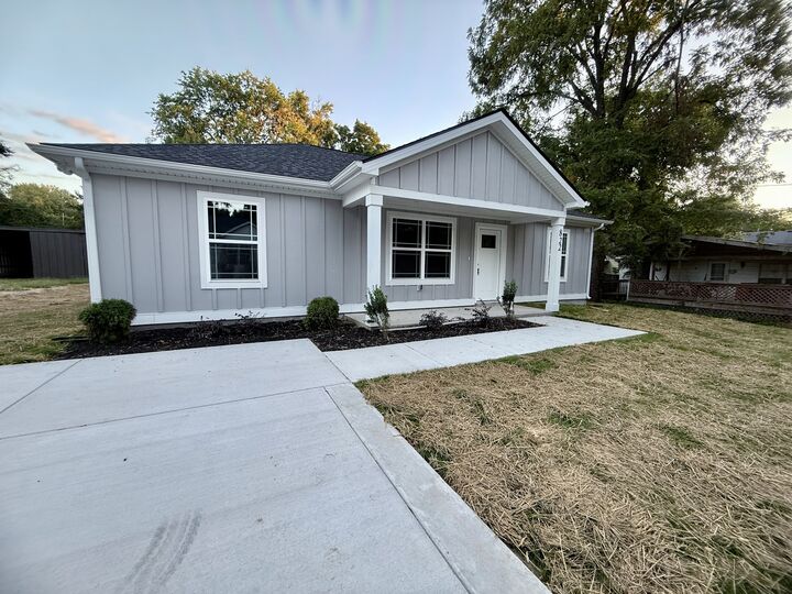 Property Photo: 822 Pitt Ave TN 37172