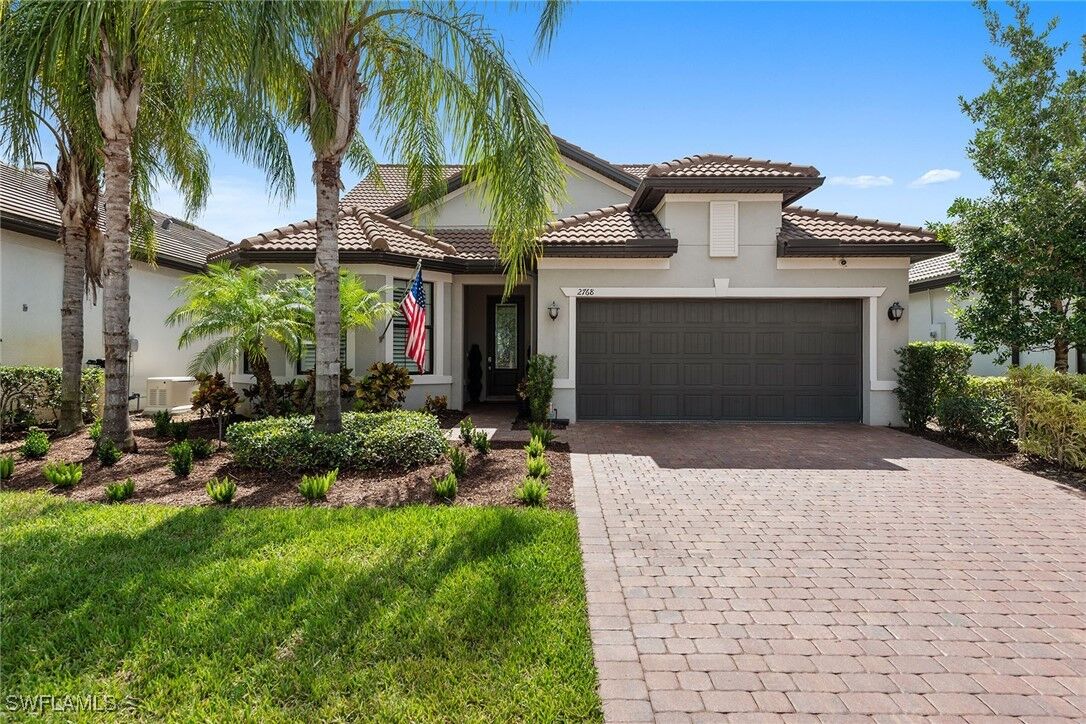 Property Photo:  2768 Amaranda Court  FL 34114 