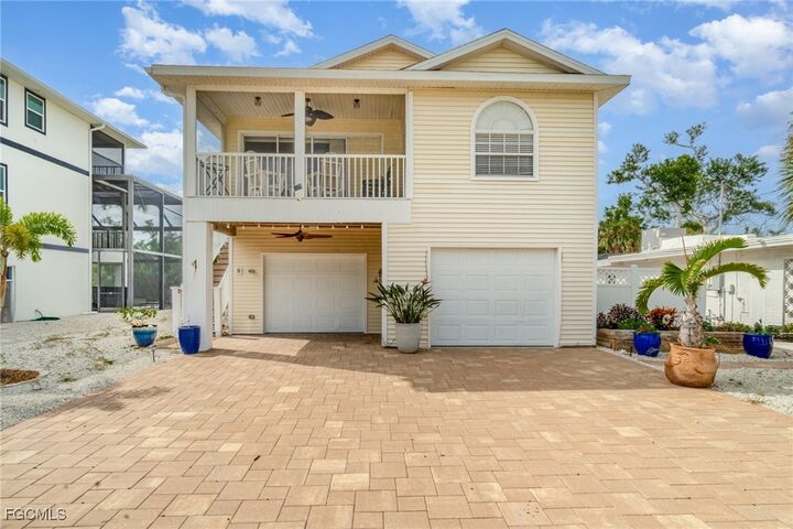 Property Photo: 401 Donora Boulevard FL 33931