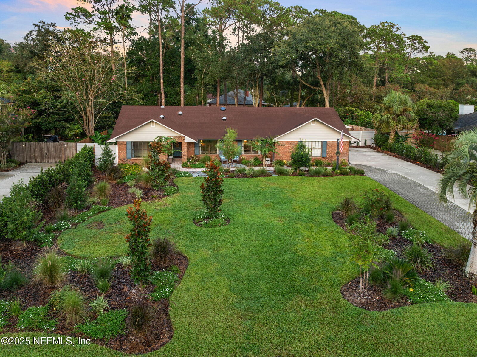 Property Photo: 1763 Leyburn Court FL 32223