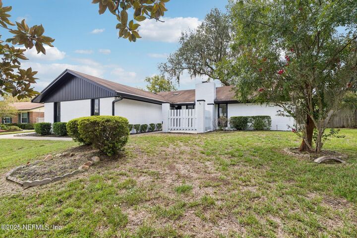 Property Photo: 2557 Glenloch Court FL 32065