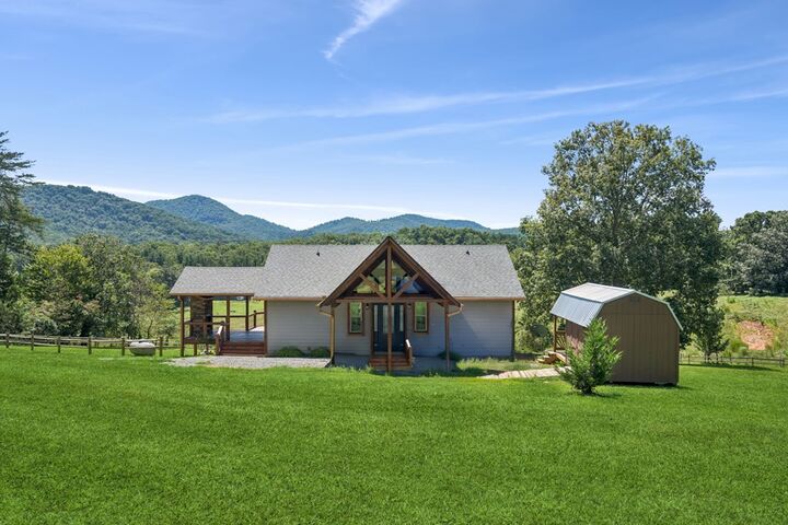Property Photo: 335 Mountain Road GA 30560