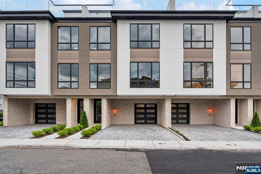 Property Photo:  2282 7th Avenue  NJ 07024 