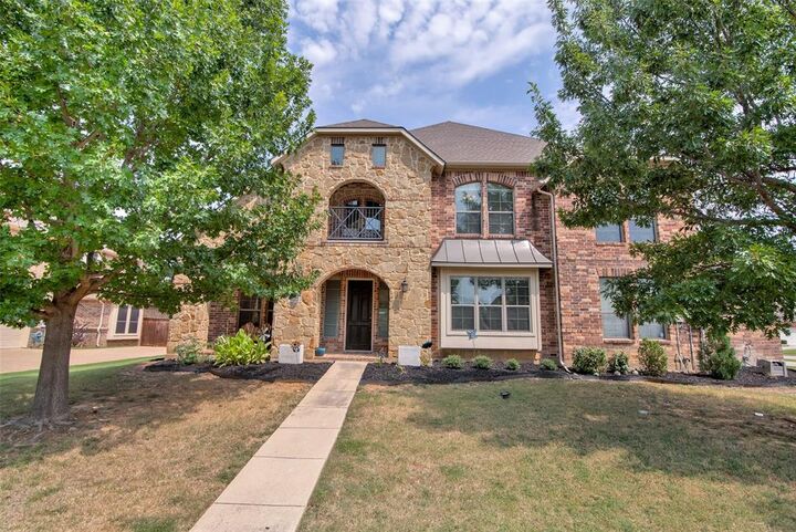 Property Photo: 1204 Sand Jack Drive TX 76208