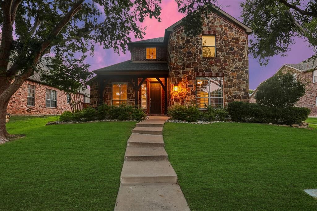 Property Photo: 5607 Brookhill Lane TX 75034