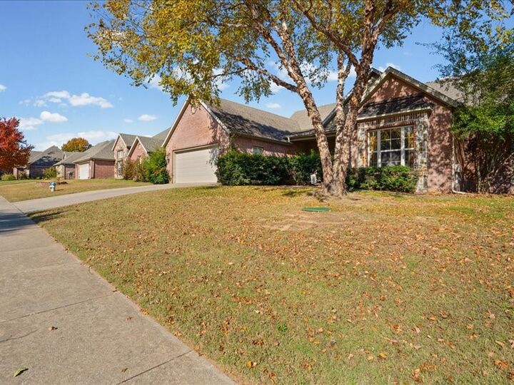 Property Photo:  1376 Lexington Circle  AR 72762 