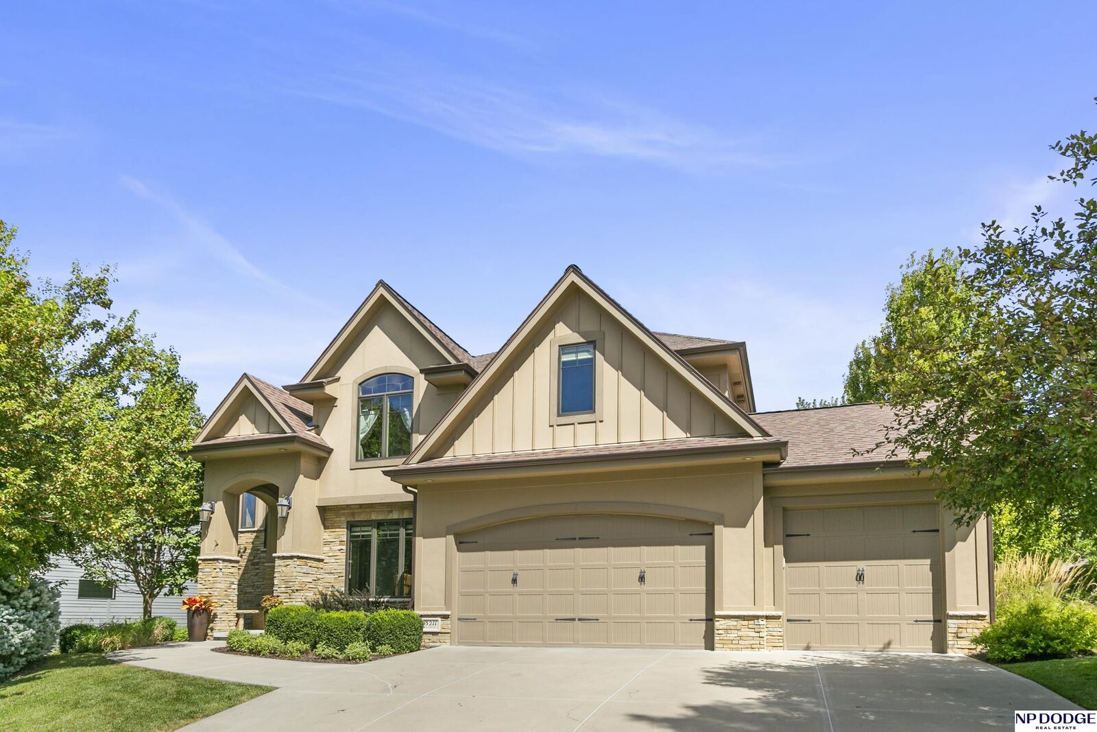 Property Photo: 3211 S 186 Street NE 68130